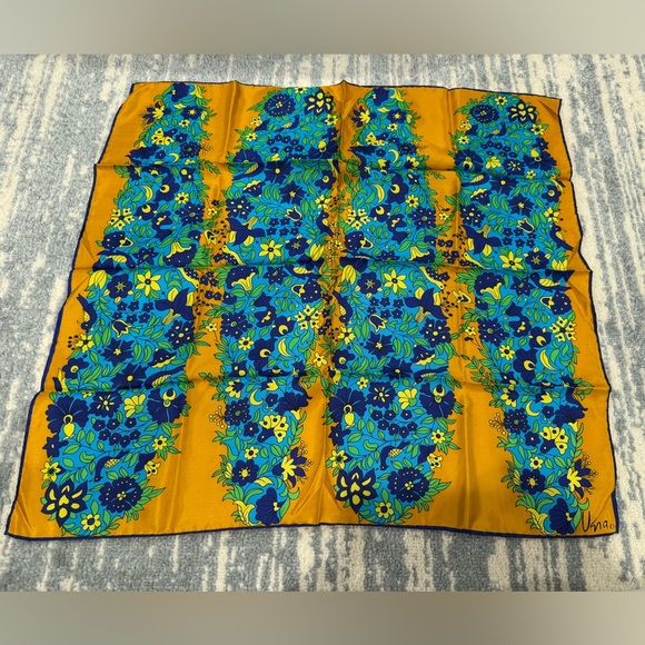 Accessories - Vera Scarf
